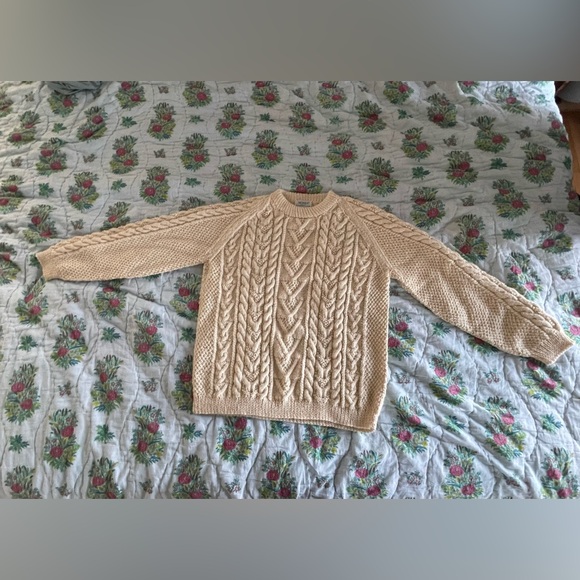 Sweaters - Hand knit wool sweater - like new